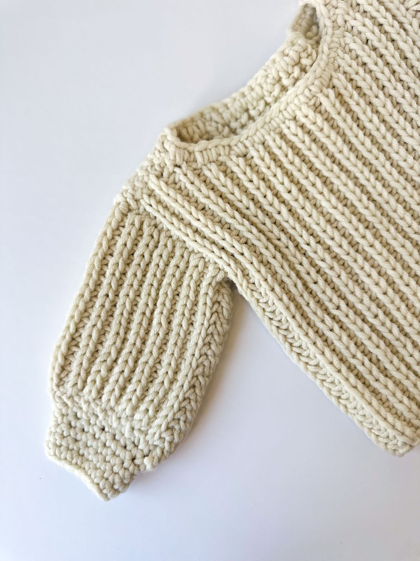 Handmade Chunky Knit Baby Sweater [0-3m]